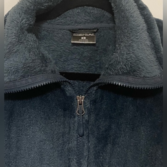 Ladies’ 32 Degrees Heat Dark Blue Plush Luxe Faux Fur Full Zipper Jacket (Small) - Picture 3 of 6